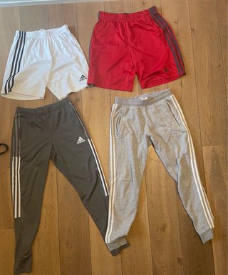 4 Pantalones adidas