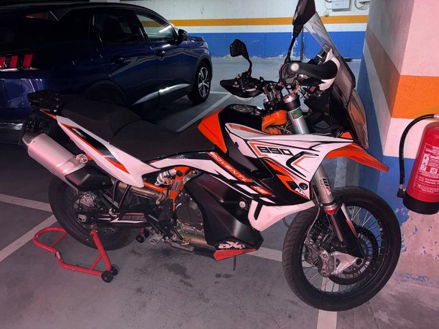 KTM 890 Adventure R Naranja/Blanca