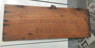 Tabla Antigua de Caja de Vino