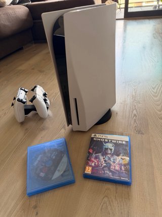 PS5 (PlayStation 5) con 2 mandos y 3 juegos