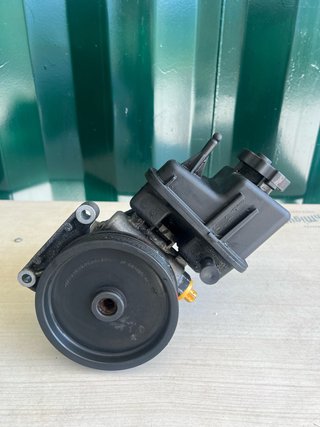 Bomba Dirección Asistida Mercedes Sprinter.