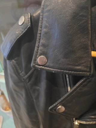 Chaqueta de piel Bershka negra