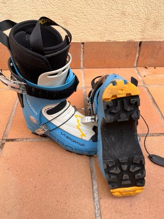 Esquís de travesía Dynafit con botas La Sportiva