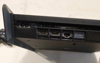 PS4 Slim 500GB y mando