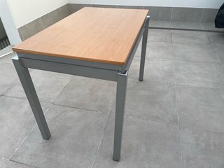 Tavolo da cucina in legno e metallo