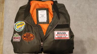 Bomber Bershka Verde Militar Talla M