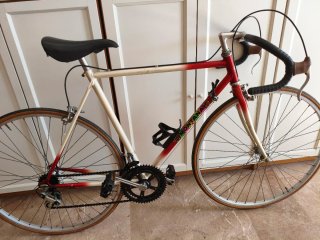 Bicicleta de carretera clásica MONTANA