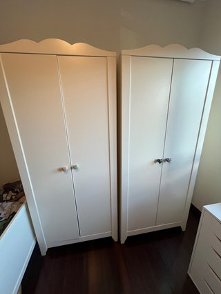 Dos armarios infantiles Ikea blancos