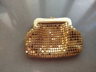 Monedero Vintage de Malla Metálica Dorada