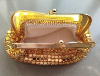 Monedero Vintage de Malla Metálica Dorada