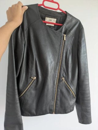 Chaqueta cuero polipiel Mango negra