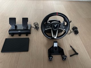 Volante con Pedales HORI para PlayStation
