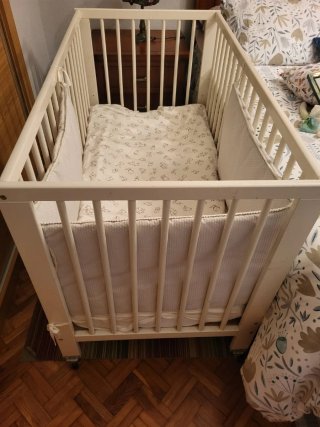 Cuna Ikea Blanca con Ruedas