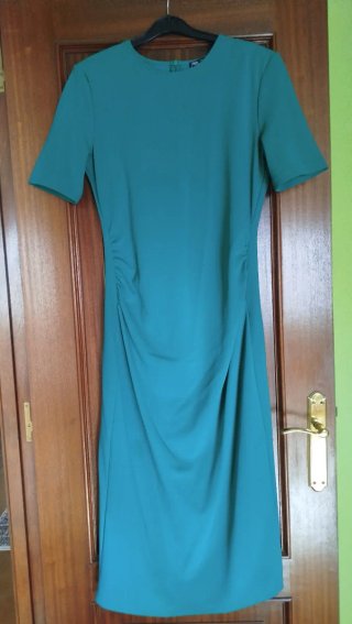 Vestido verde azulado con fruncido