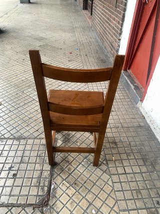 Set de mesas, sillas y banquetas de madera