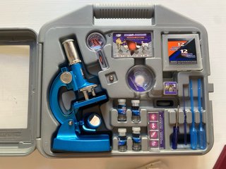 Microscopio Micro-Science con accesorios