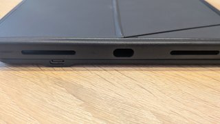 Custodia iPad A16 e 10ª gen. con Tastiera Spagnola
