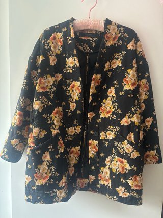 Chaqueta floral acolchada Zara