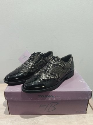 Zapatos myB con cordones talla 38