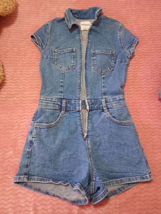 Mono vaquero corto Bershka