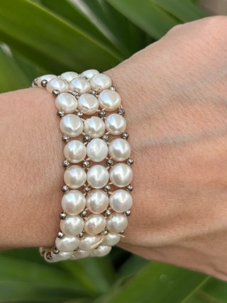 Pulsera elástica perlas río naturales plata