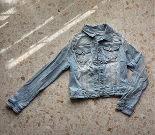 Cazadora vaquera Stradivarius talla S