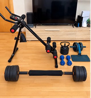 Equipo de gimnasio en casa.
