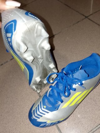 Botas de fútbol Adidas F50 para niño
