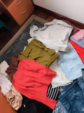 Lote de ropa variada (10 kg)