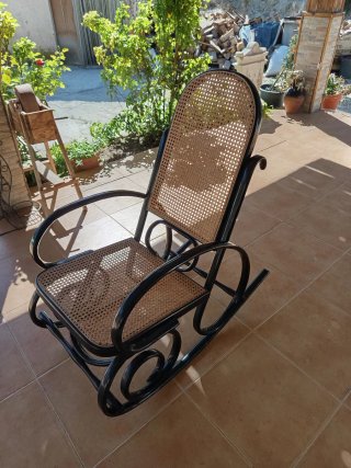Mecedora estilo Thonet