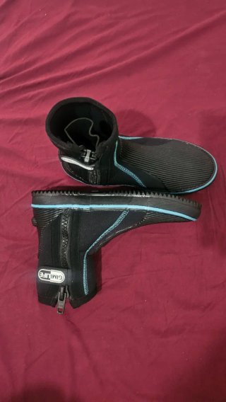 Traje Neopreno con capucha y Escarpines de buceo