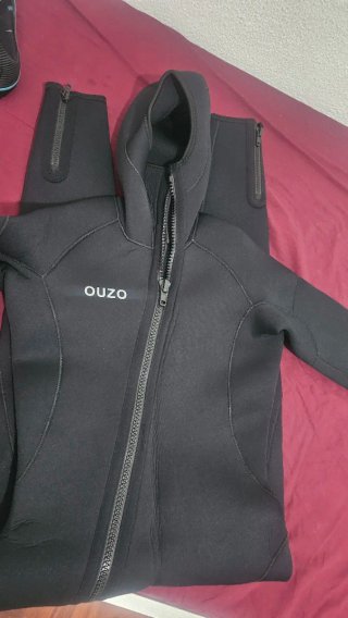 Traje Neopreno con capucha y Escarpines de buceo