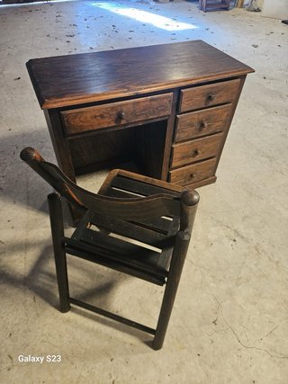 Mesa de escritorio de madera