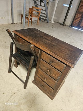 Mesa de escritorio de madera