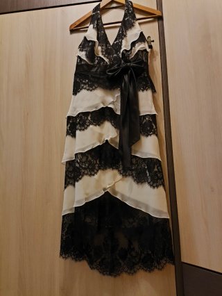 Vestido fiesta encaje volantes lazo negro