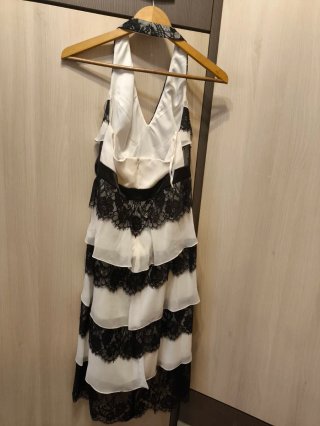Vestido fiesta encaje volantes lazo negro