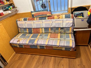 Sofá cama | madera y colchón