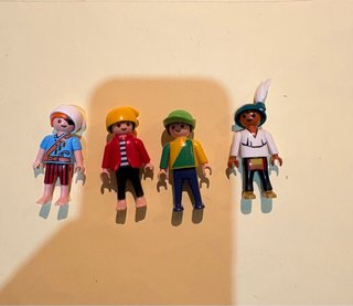 Set de 4 Figuras Playmobil indio pirata medieval