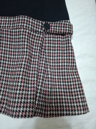 Vestido de Invierno con Falda de Cuadros