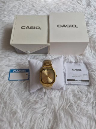 Reloj Casio Vintage Cuadrado Dorado