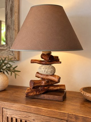 Preciosa lámpara decorativa de estilo balinés