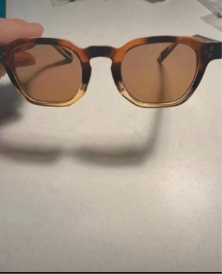 Gafas de sol tortuga y lentes marrones
