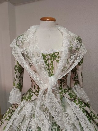Vestido de Fallera con Complementos