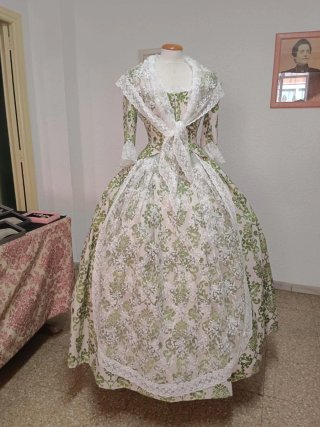 Vestido de Fallera con Complementos