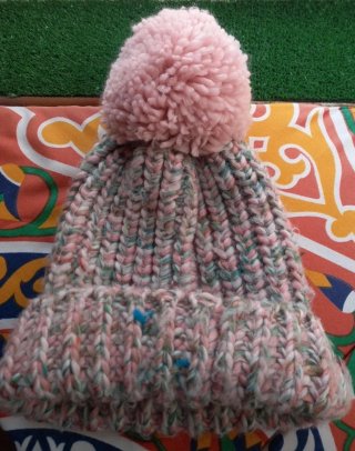 Gorro de lana con pompón