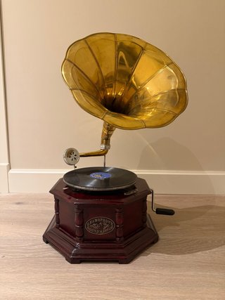 Gramófono antiguo Sound Master