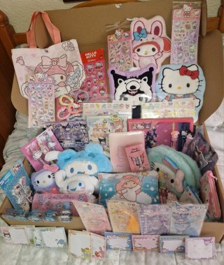 Súper lote de papelería y accesorios Sanrio kawaii