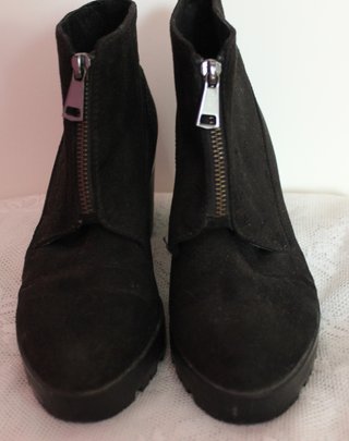 Botines Negros de Antelina. Stradivarius