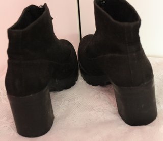 Botines Negros de Antelina. Stradivarius