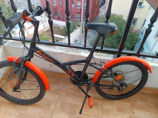 Bicicleta Infantil Btwin Negra y Naranja